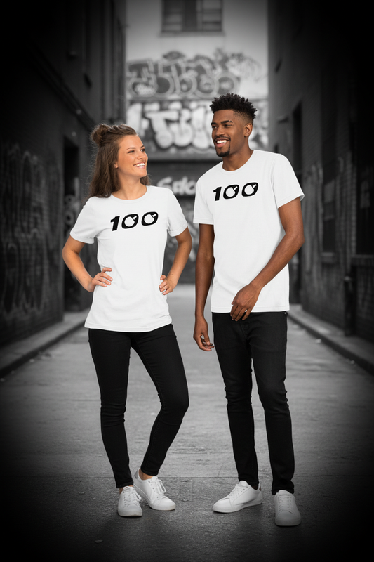 Lifestyle fotka s modely v bílých botách